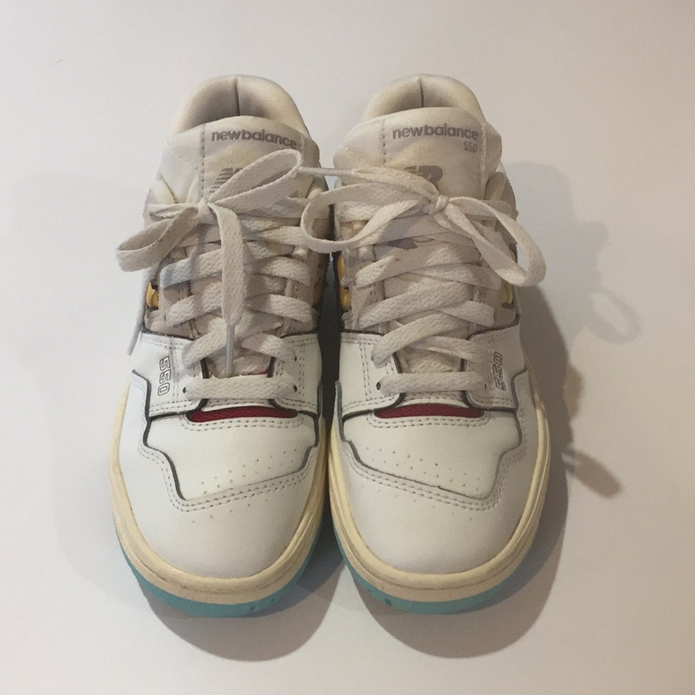 Gently worn Junior New Balance 550 Sneakers Size 4